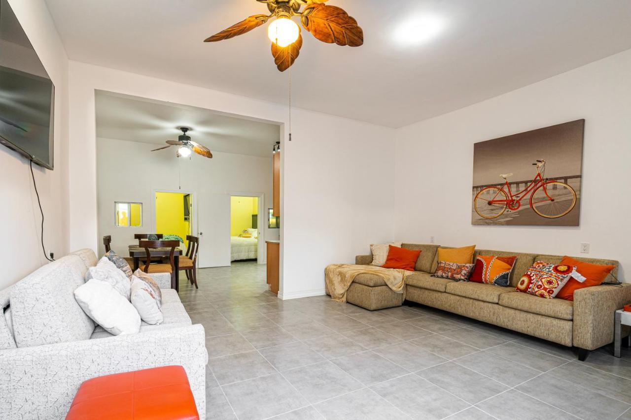 2 Br/ 1 Ba Home, Sleeps 10, 1 Min Walk To Rosarito Beach Exterior foto