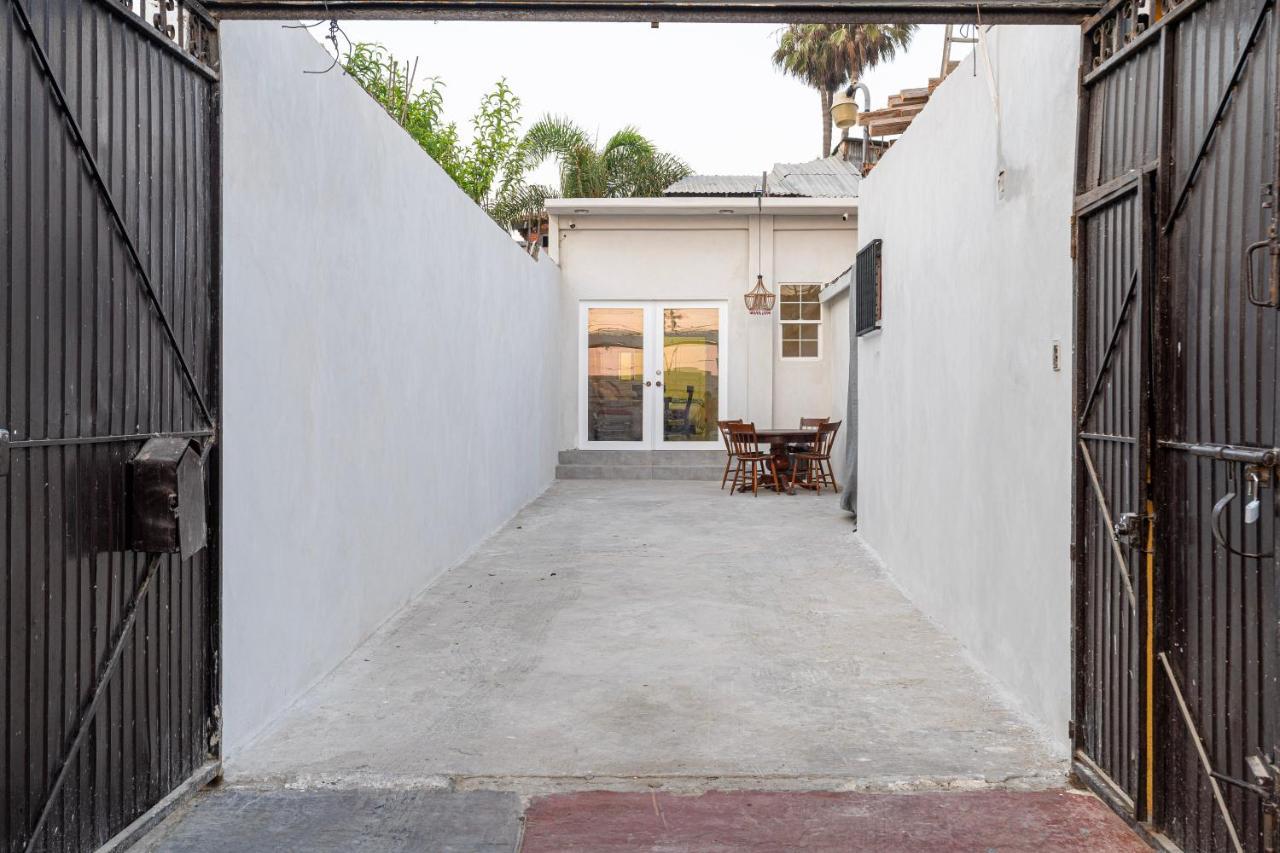2 Br/ 1 Ba Home, Sleeps 10, 1 Min Walk To Rosarito Beach Exterior foto